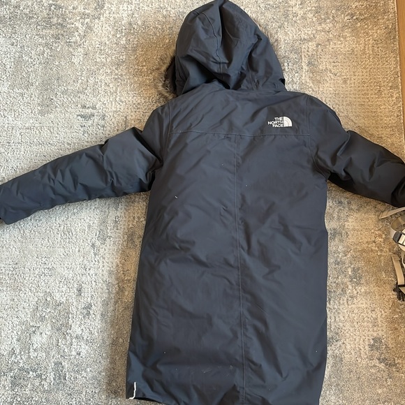 Children Northface winter coat. - Picture 3 of 7